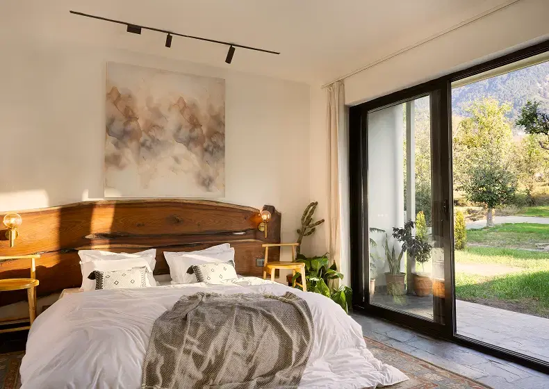 BIOPHILLIC - RIVER FACING